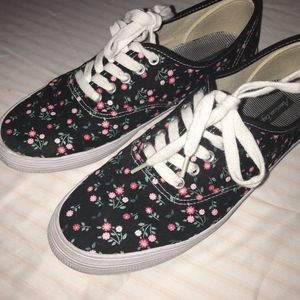 American Eagle - Flower Shoes